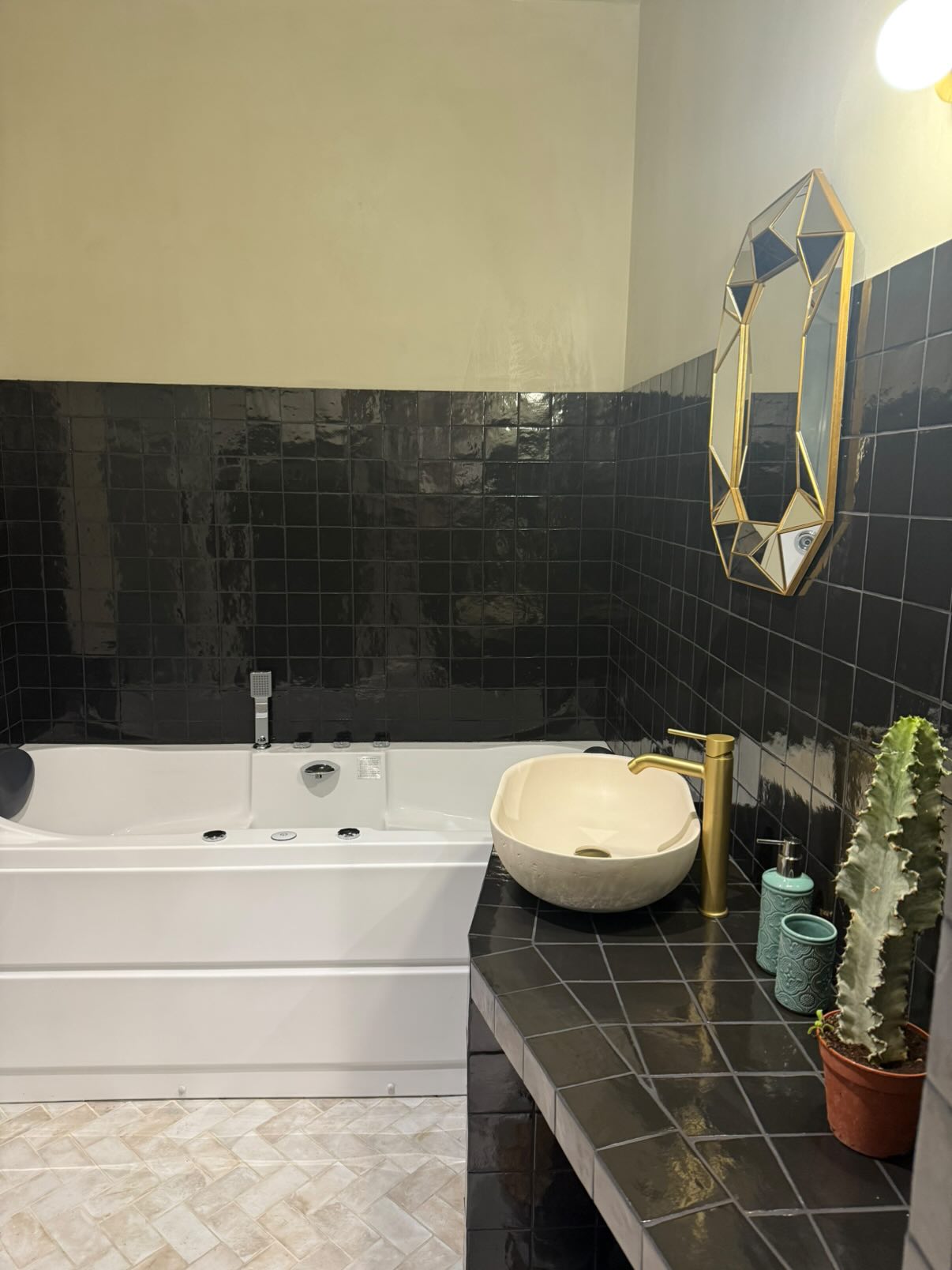 607058685_736104619084030_5577109885796063586_n