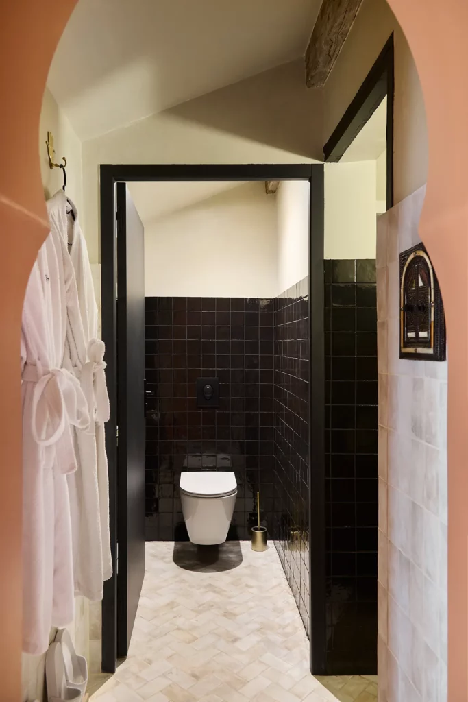 Douche et peignoir – Marrakech Room
