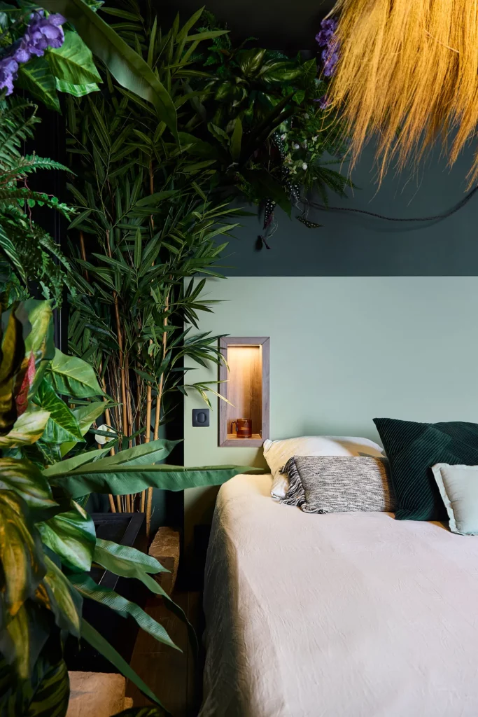 Chambre et végétation luxuriante – Jungle Room