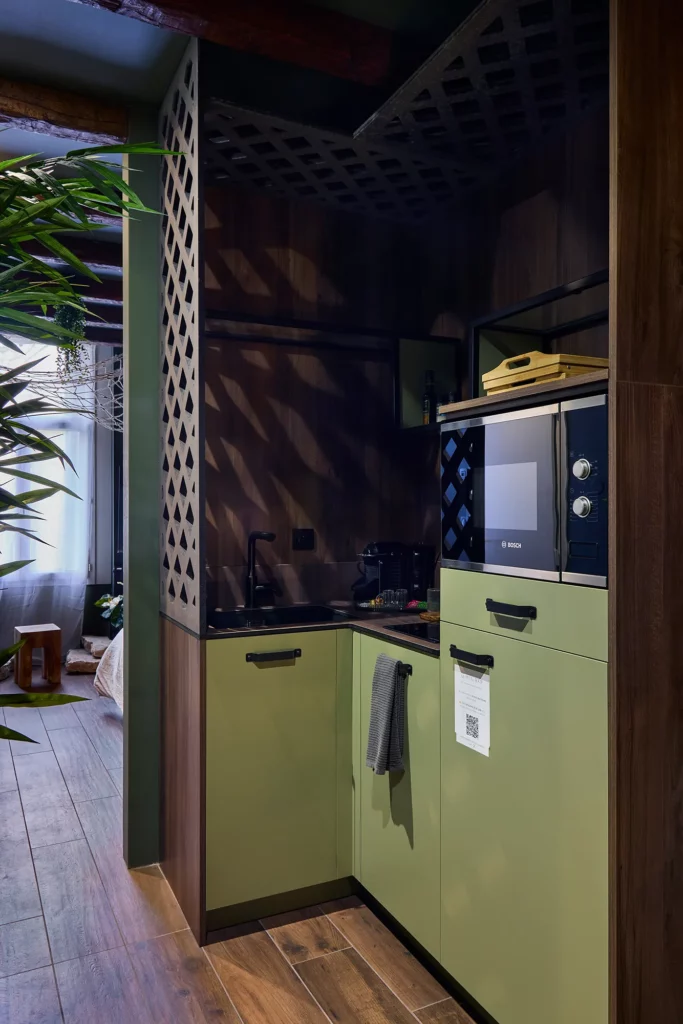 Coin cuisine et décor végétal – Jungle Room